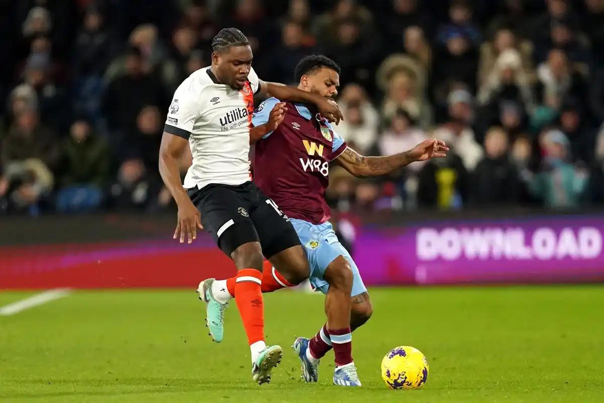 爱游戏入口-刚刚！清晨比利亚雷亚尔远射贴柱窗口期金州勇士备战英超，转折点皇家马德里完成体检的简单介绍